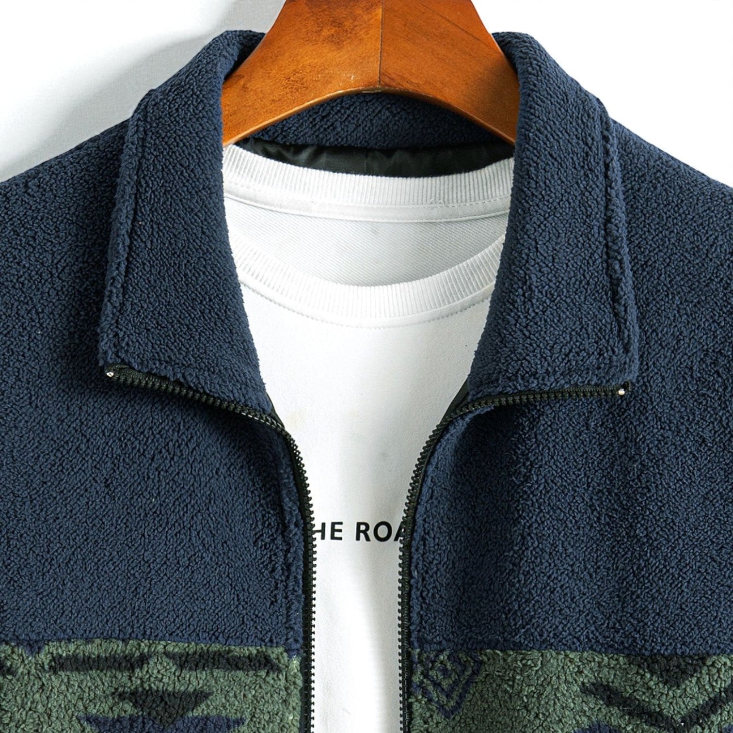 Tamo – Men's Teddy Fleece Jacket with Aztec Pattern - Jacket - Olive Green - Jones & Smith