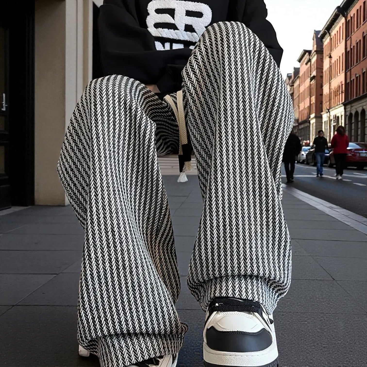 Christopher – Striped Woven Trousers with Loose Fit - Pants - Black - Jones & Smith
