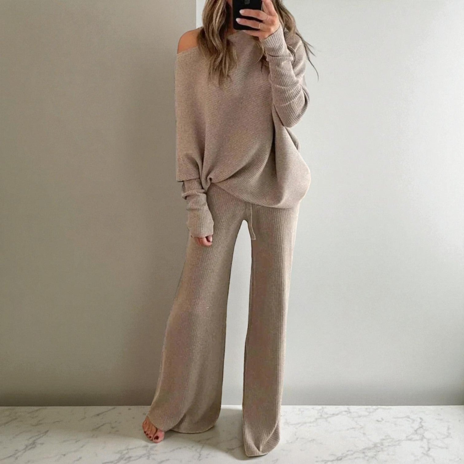 Harper - Two - Piece Lounge Set in Relaxed Fit - 2 - Piece Sets - Khaki - Jones & Smith